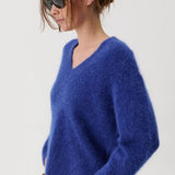 Kit V-Neck Pullover Sweater (Sapphire)